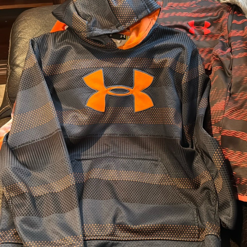Under armour hooded sweatshirt
